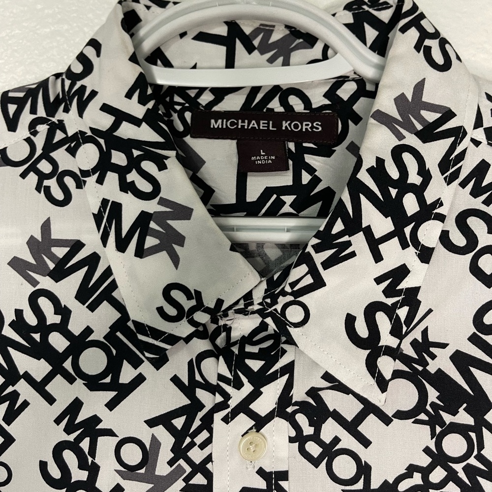 Michael Kors Black and White Logo Men’s Short Sleeve WovenShirt‎ - Picture 5 of 10